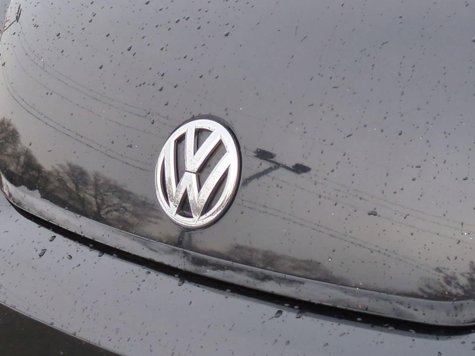 Thumbnail: 2017 Volkswagen Beetle - 13