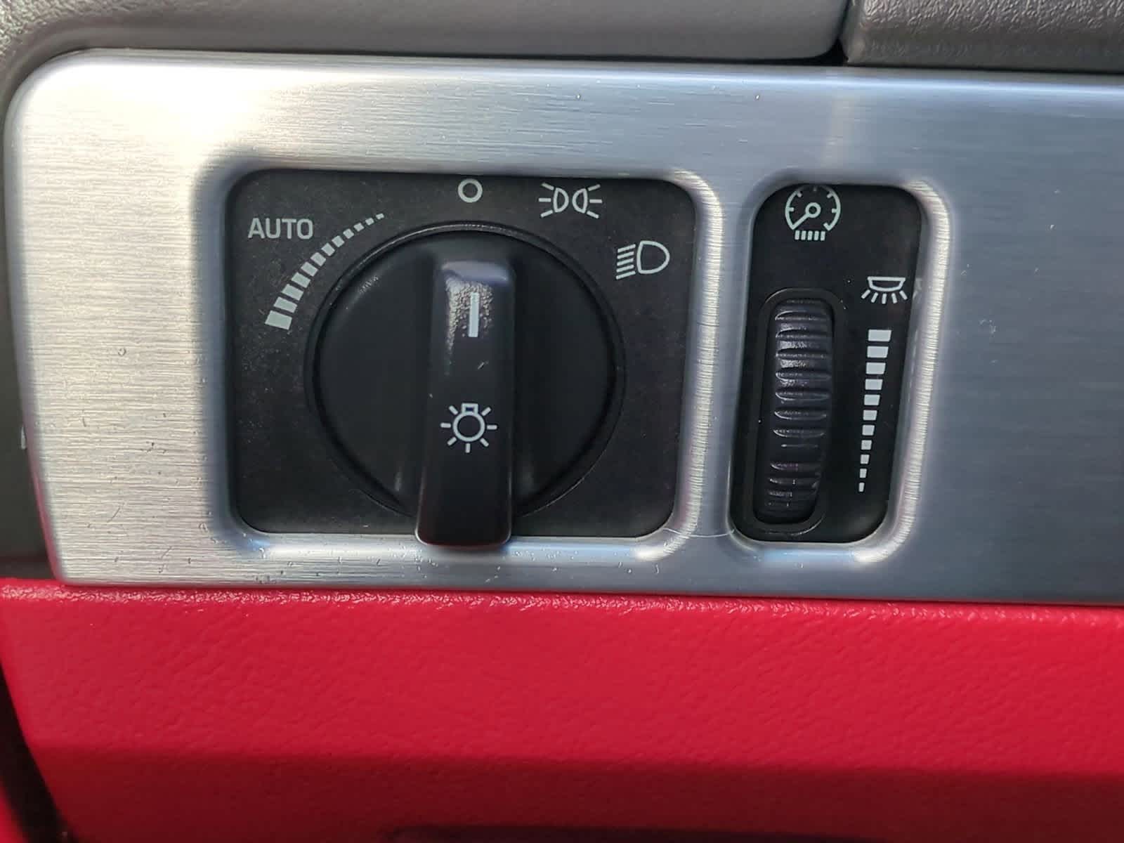 Thumbnail: 2002 Ford Thunderbird - 26