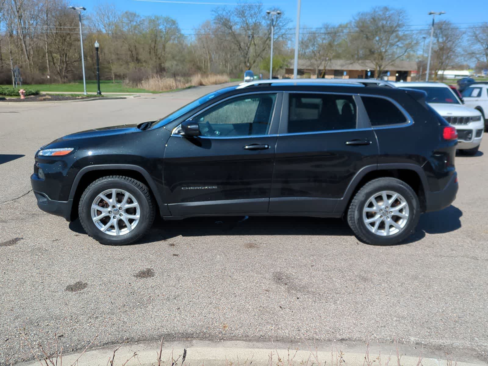 Thumbnail: 2016 Jeep Cherokee - 5