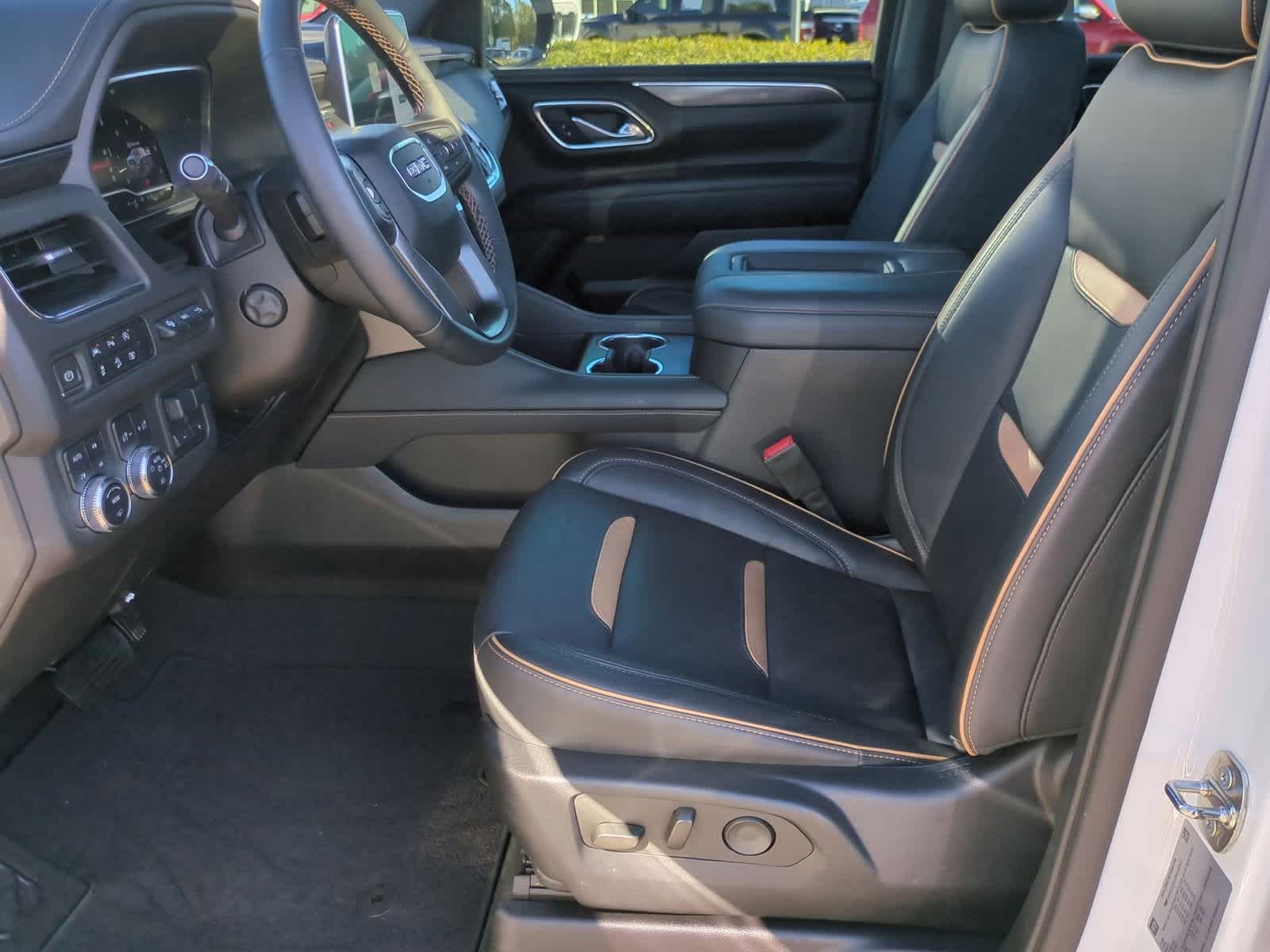 Thumbnail: 2023 GMC Yukon - 16