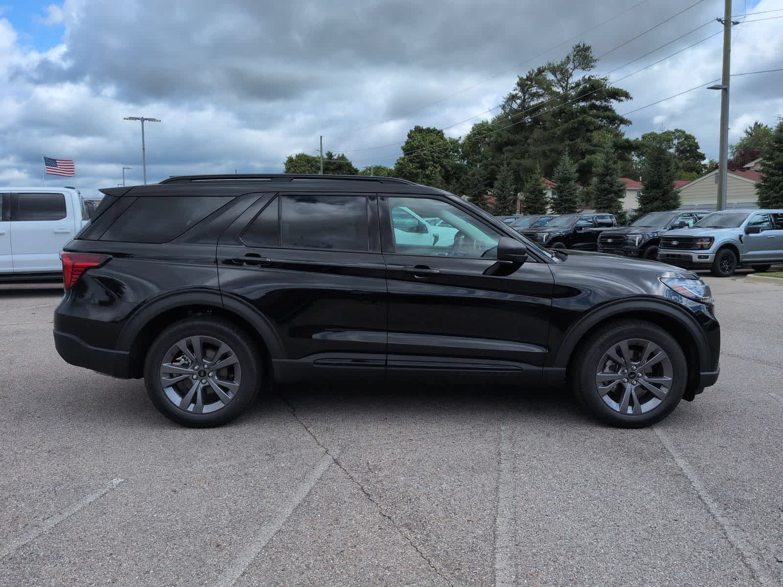 Thumbnail: 2026 Ford Explorer - 9