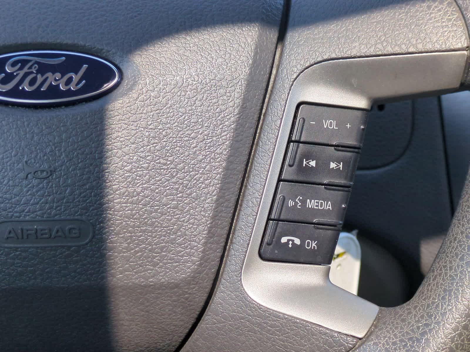 Thumbnail: 2010 Ford Fusion - 26
