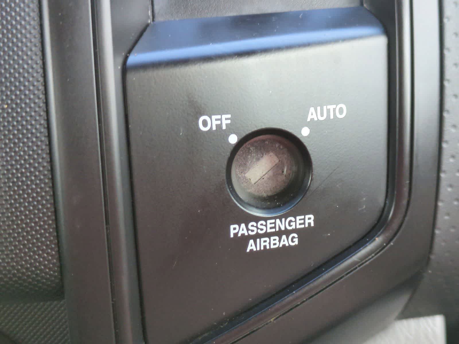 Thumbnail: 2006 Toyota Tacoma - 25
