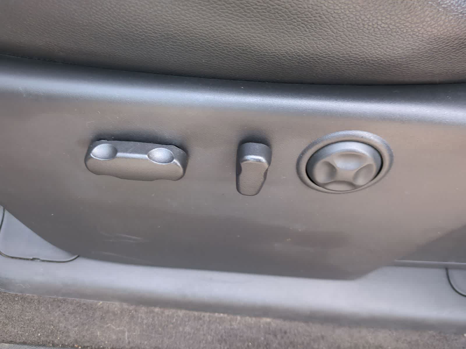 Thumbnail: 2013 Chevrolet Silverado 1500 - 17