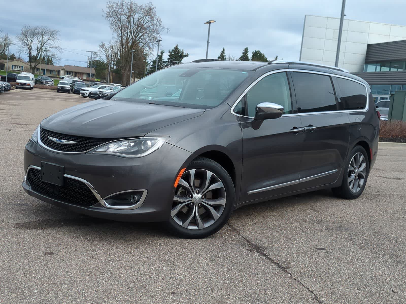 2018 Chrysler Pacifica Limited -
                  Waterford, MI