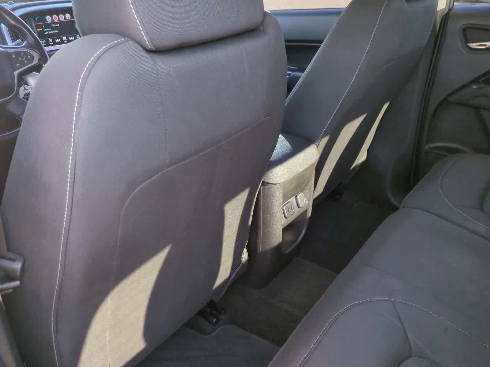 Thumbnail: 2016 Chevrolet Colorado - 18