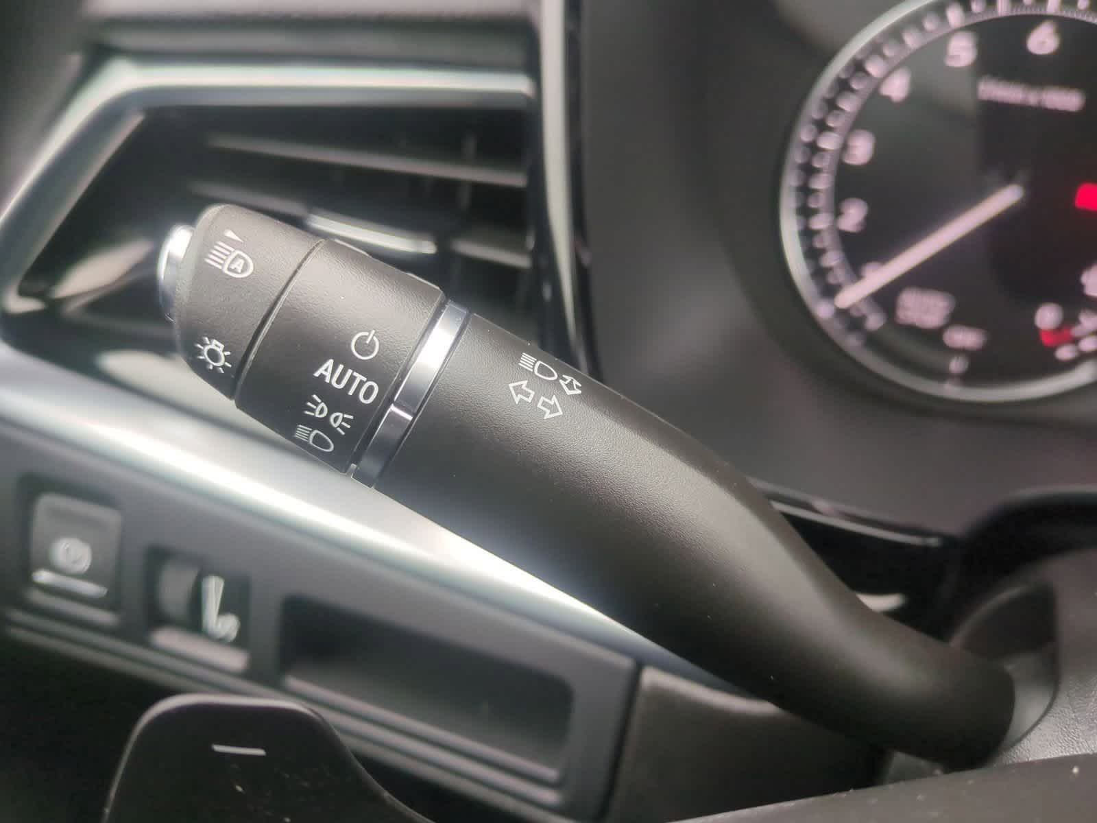 Thumbnail: 2024 Cadillac XT6 - 30