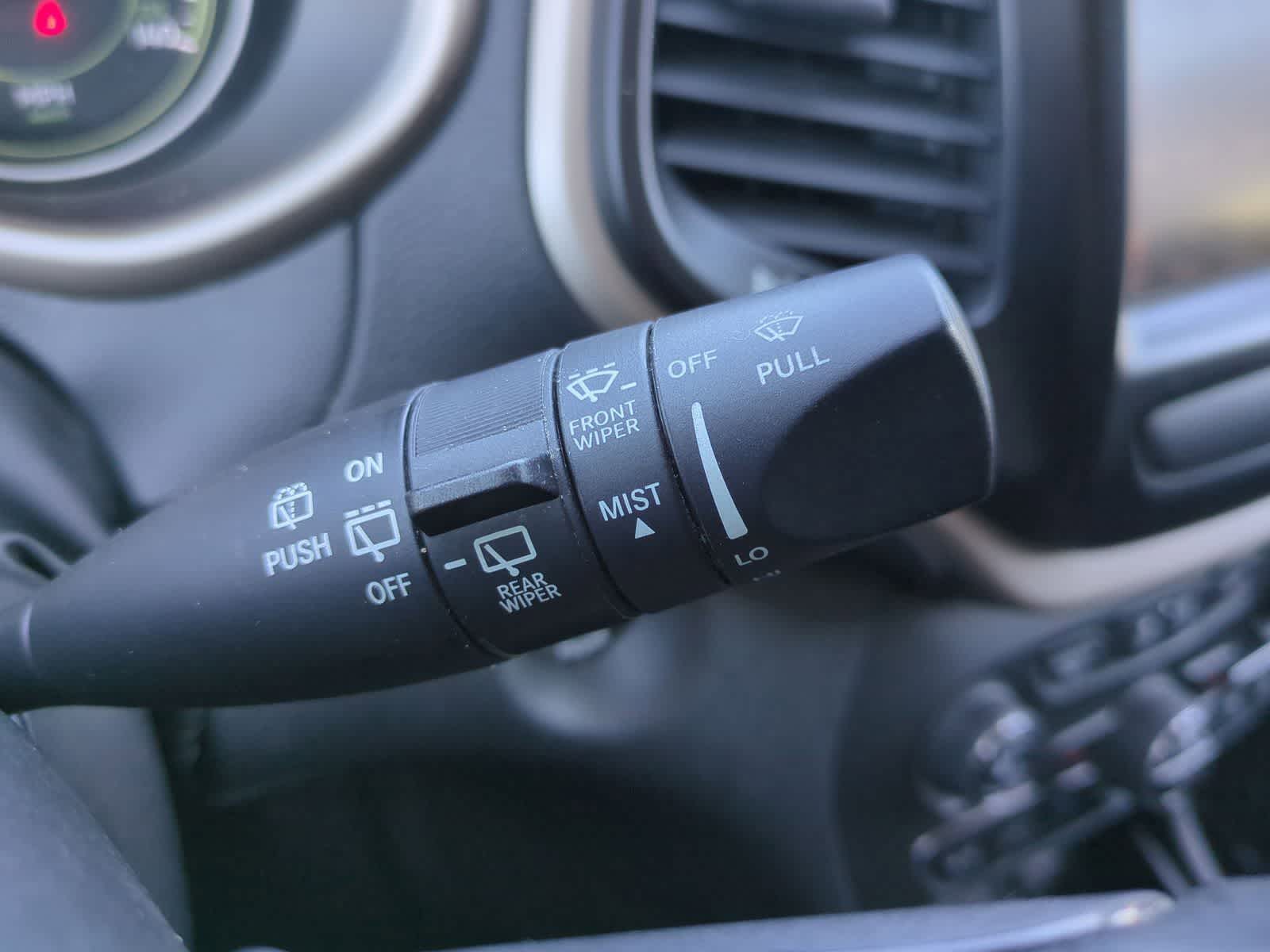 Thumbnail: 2016 Jeep Cherokee - 25