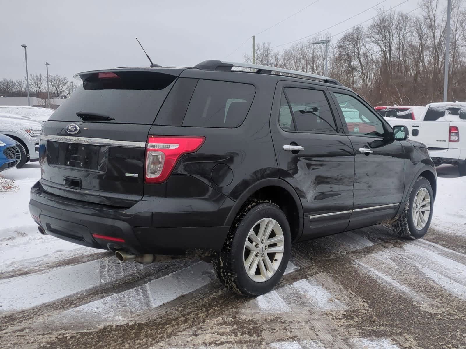 Thumbnail: 2015 Ford Explorer - 8