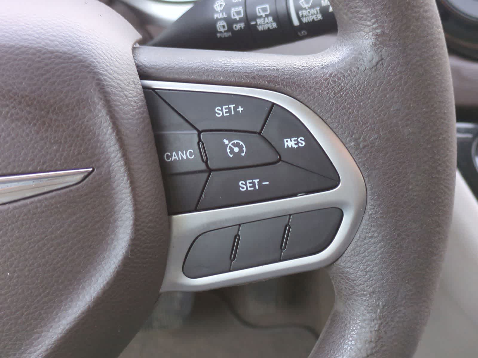 Thumbnail: 2017 Chrysler Pacifica - 24