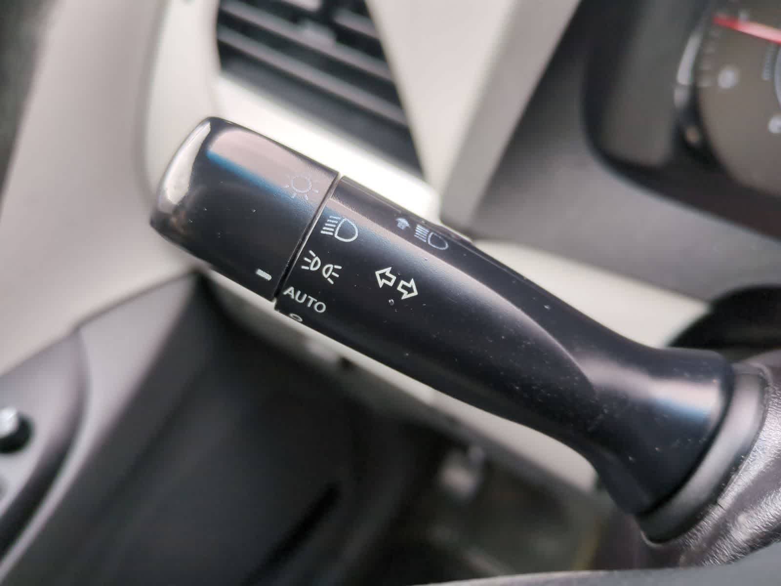 Thumbnail: 2016 Toyota Sienna - 26