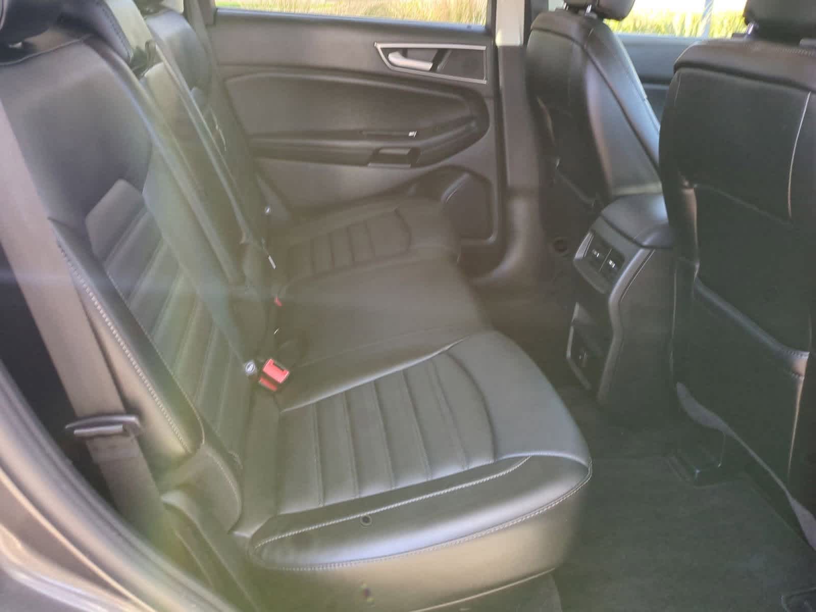 Thumbnail: 2015 Ford Edge - 20