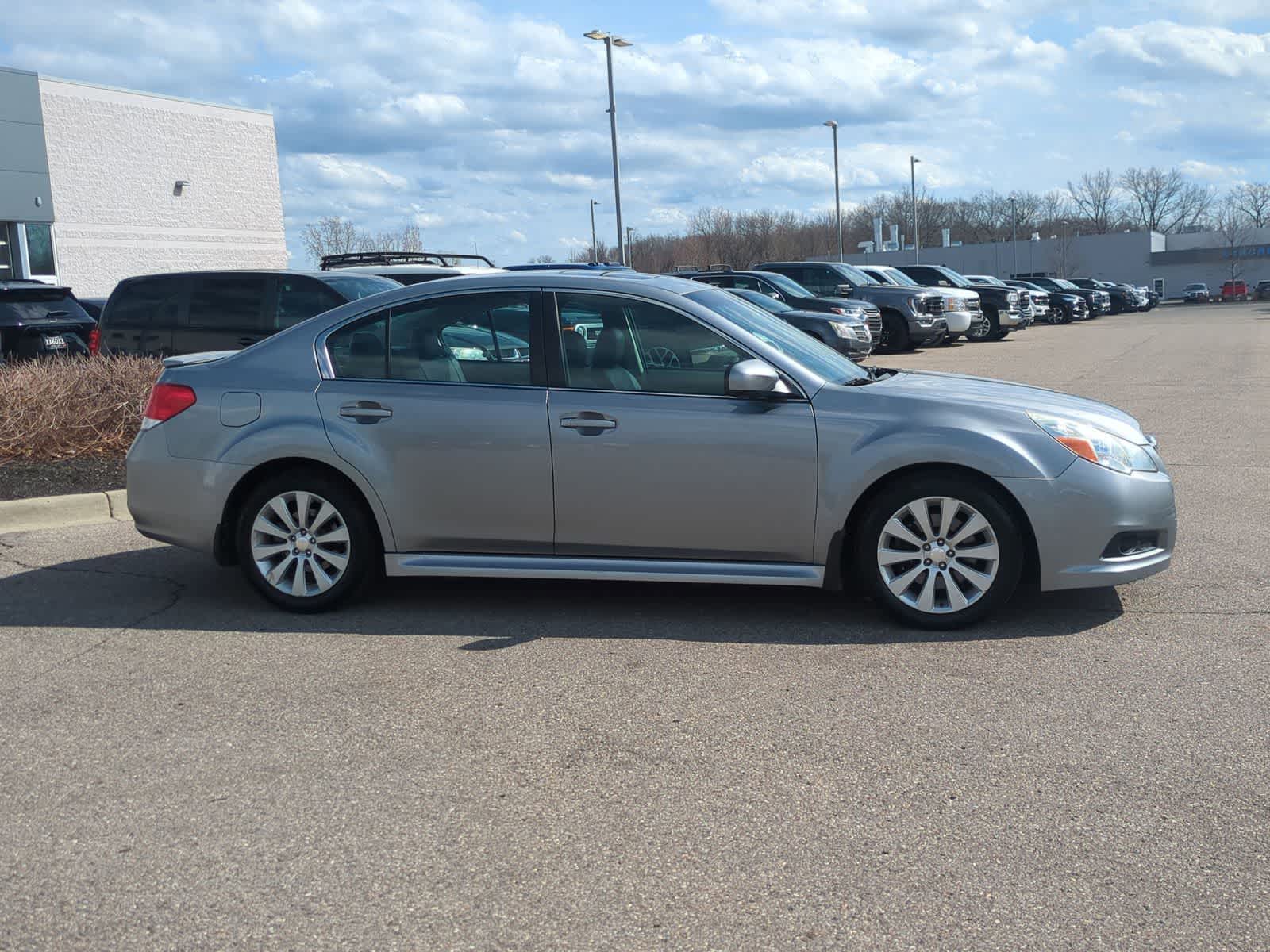 Thumbnail: 2010 Subaru Legacy - 9