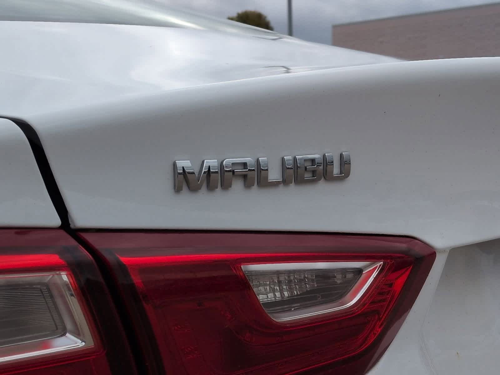 Thumbnail: 2017 Chevrolet Malibu - 13