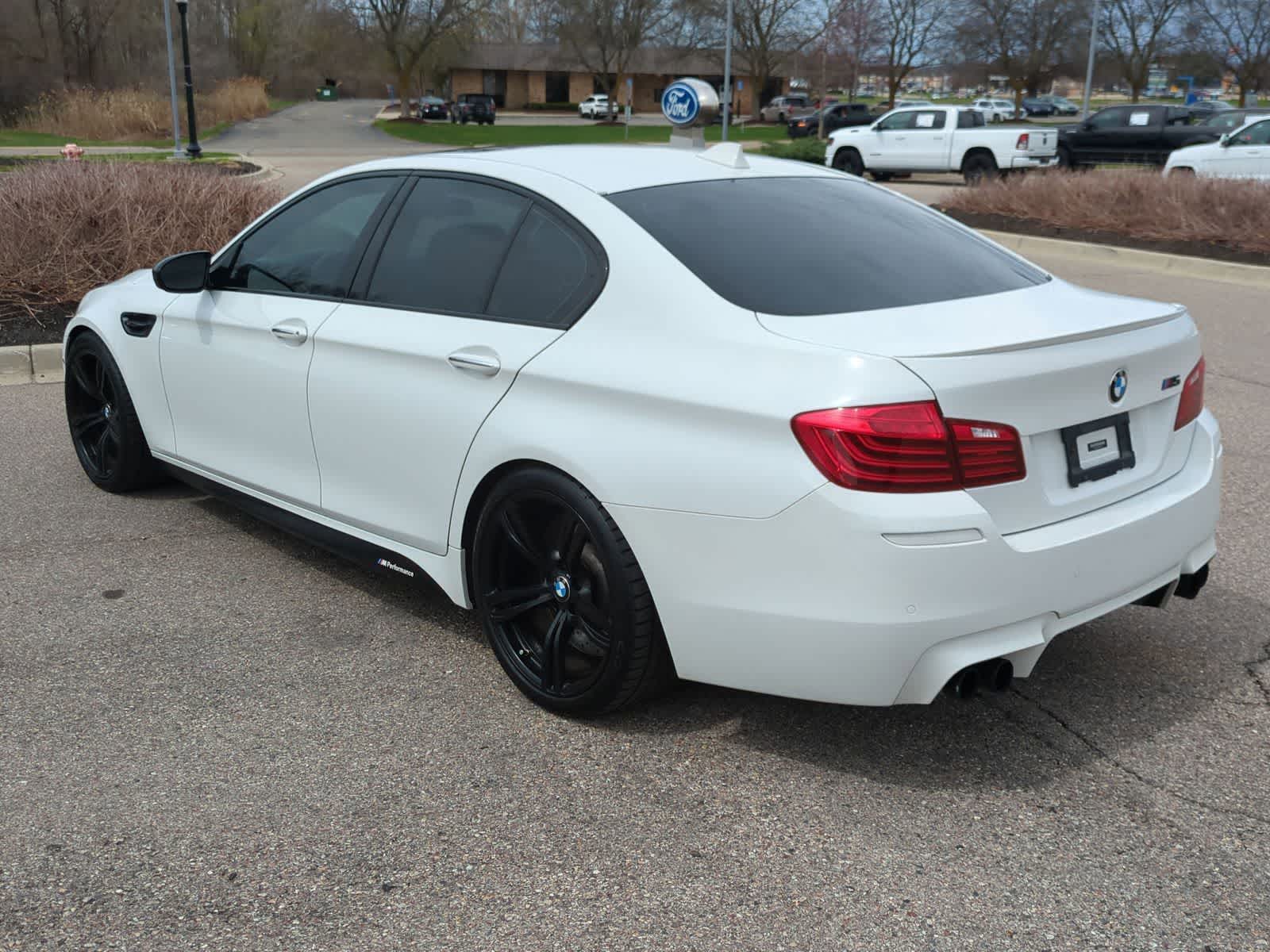 Thumbnail: 2016 BMW M5 - 6