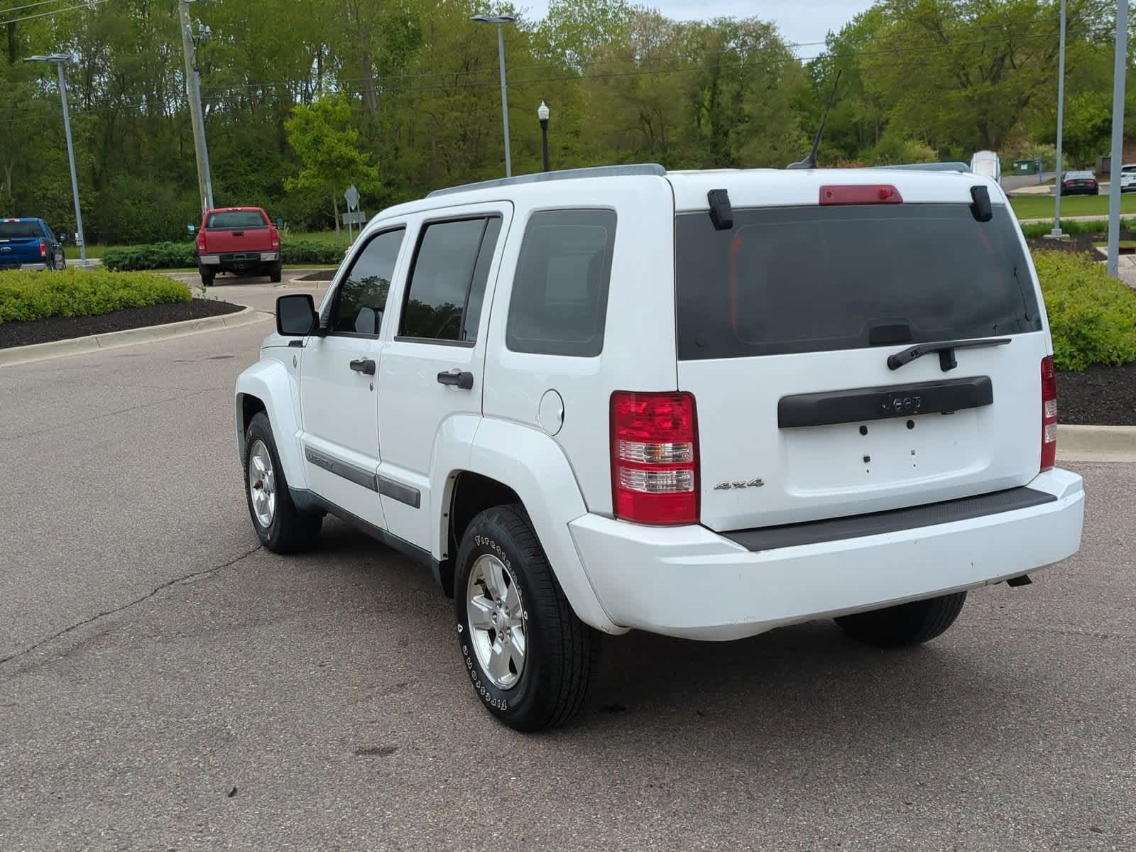 Thumbnail: 2011 Jeep Liberty - 6