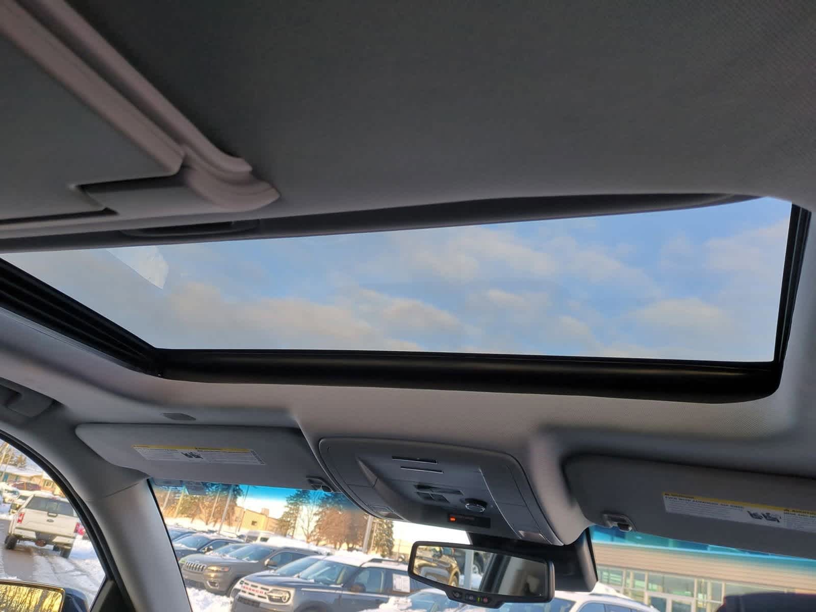 Thumbnail: 2020 GMC Yukon XL - 24