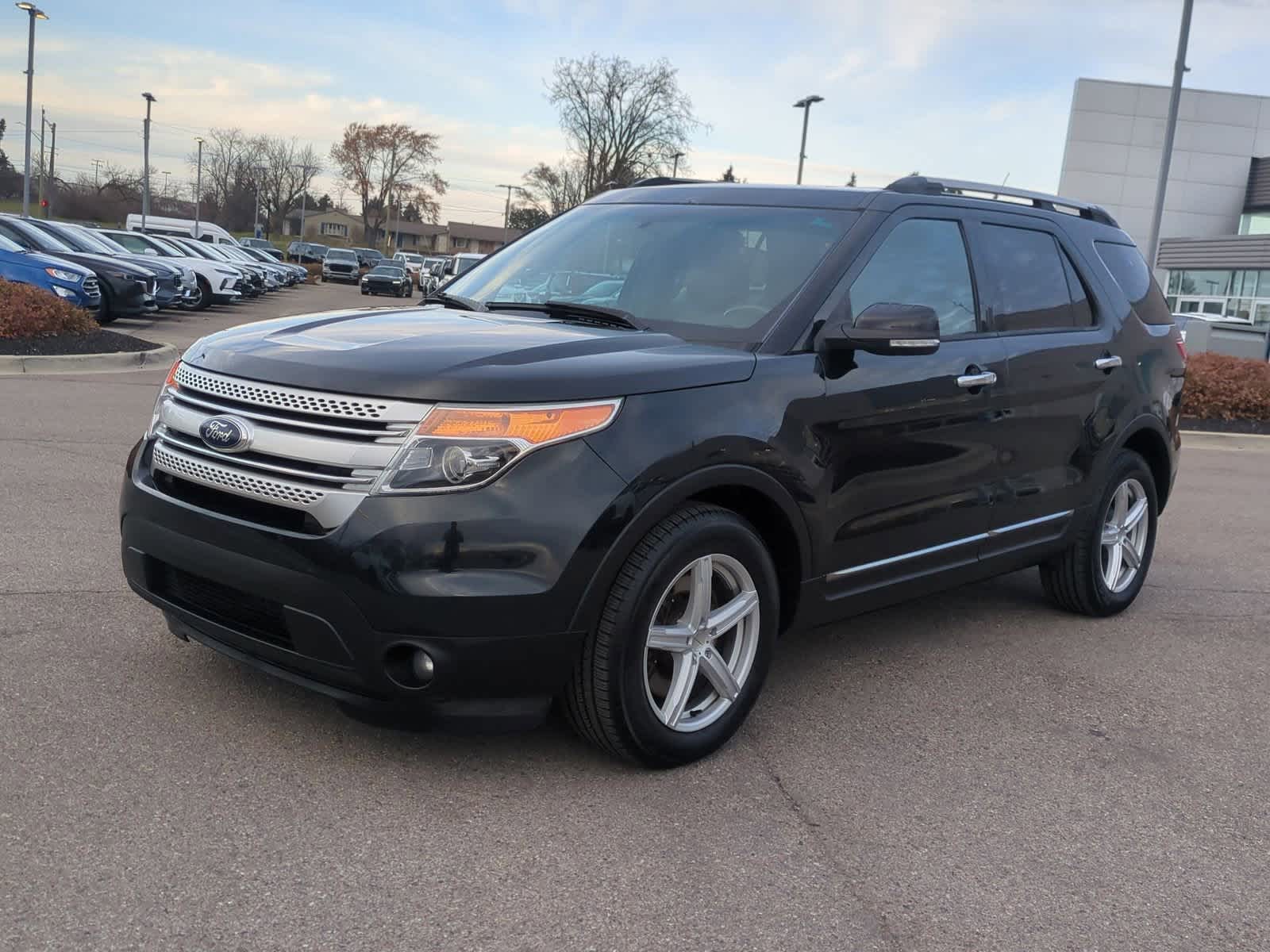 Thumbnail: 2015 Ford Explorer - 4