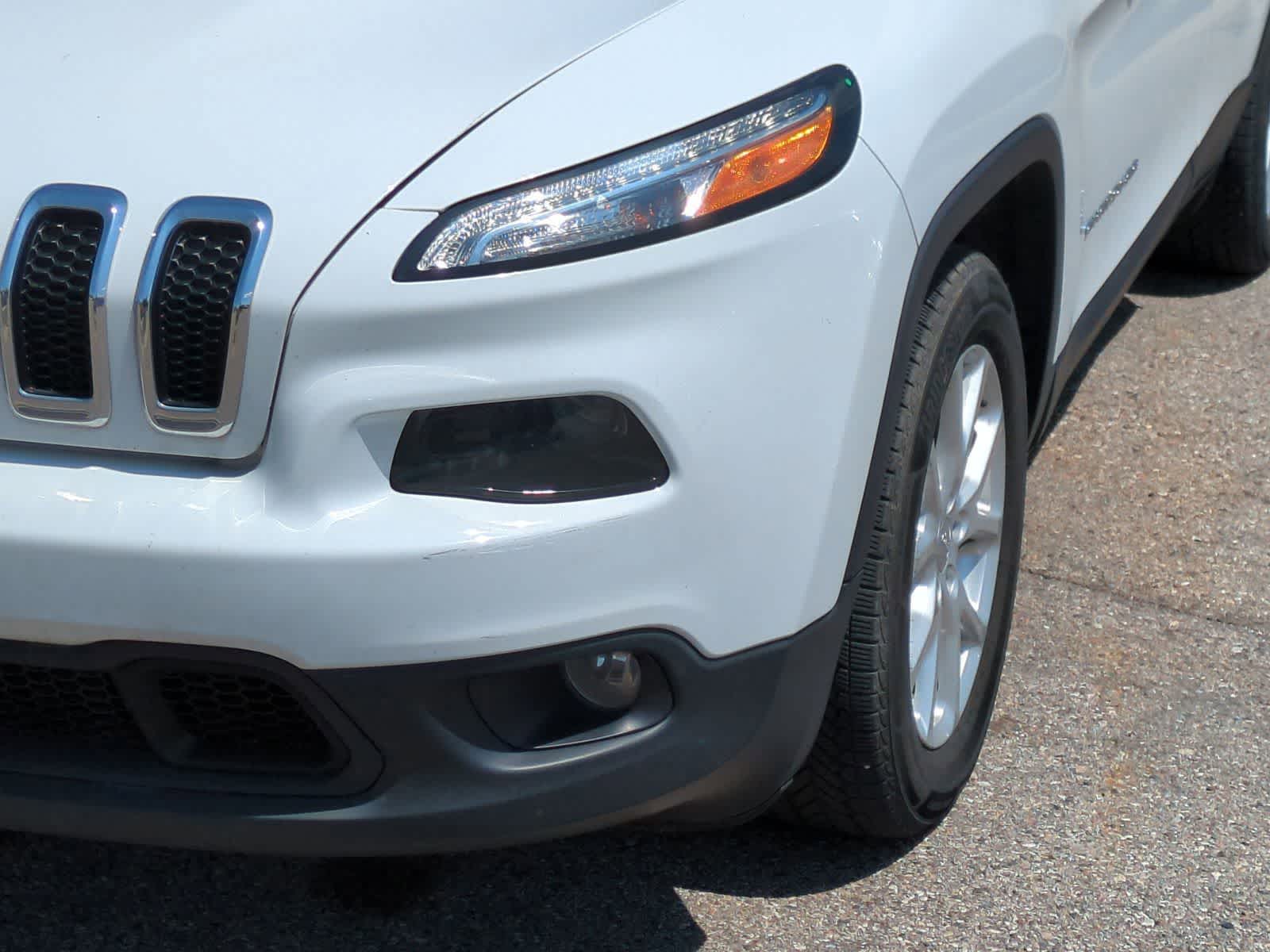 Thumbnail: 2018 Jeep Cherokee - 11