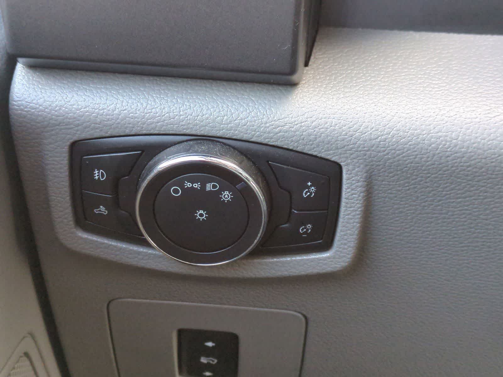 Thumbnail: 2016 Ford F-150 - 32