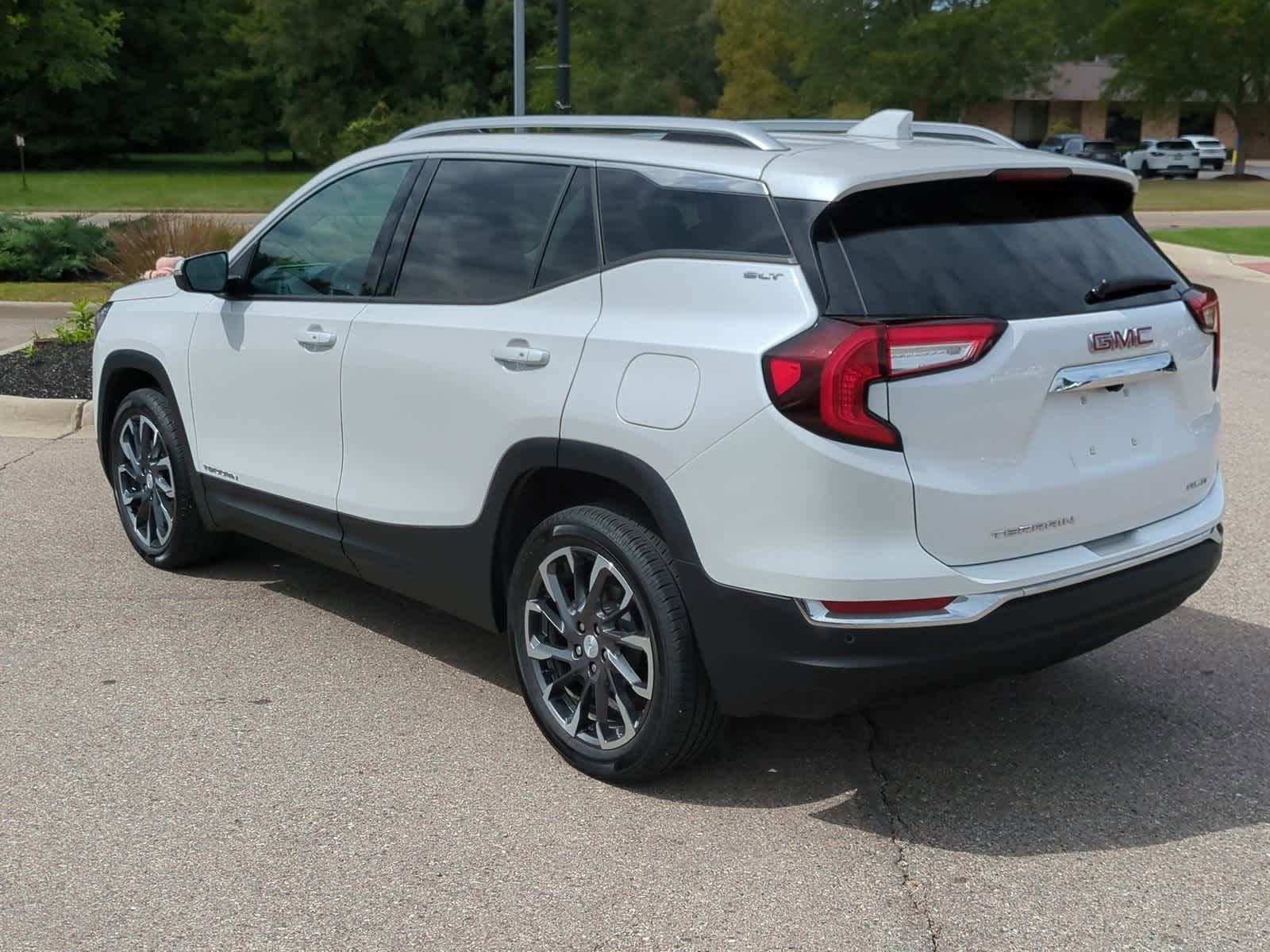 Thumbnail: 2022 GMC Terrain - 6