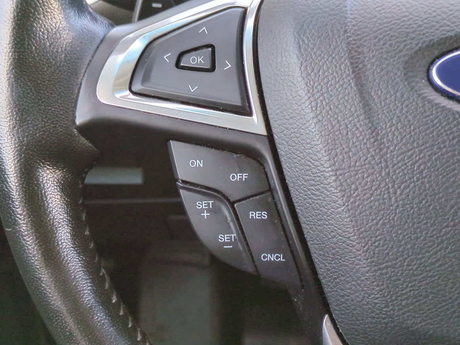 Thumbnail: 2015 Ford Edge - 23