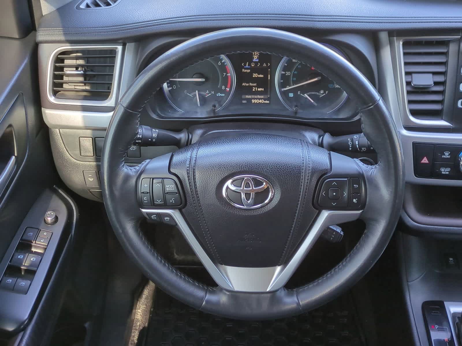 Thumbnail: 2014 Toyota Highlander - 24