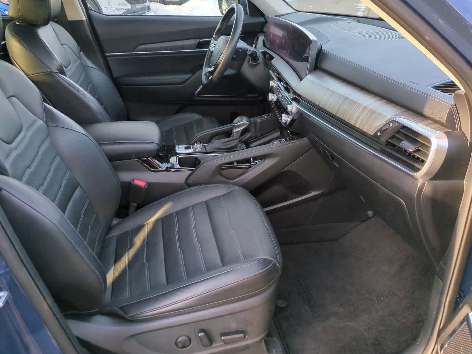 Thumbnail: 2023 Kia Telluride - 25