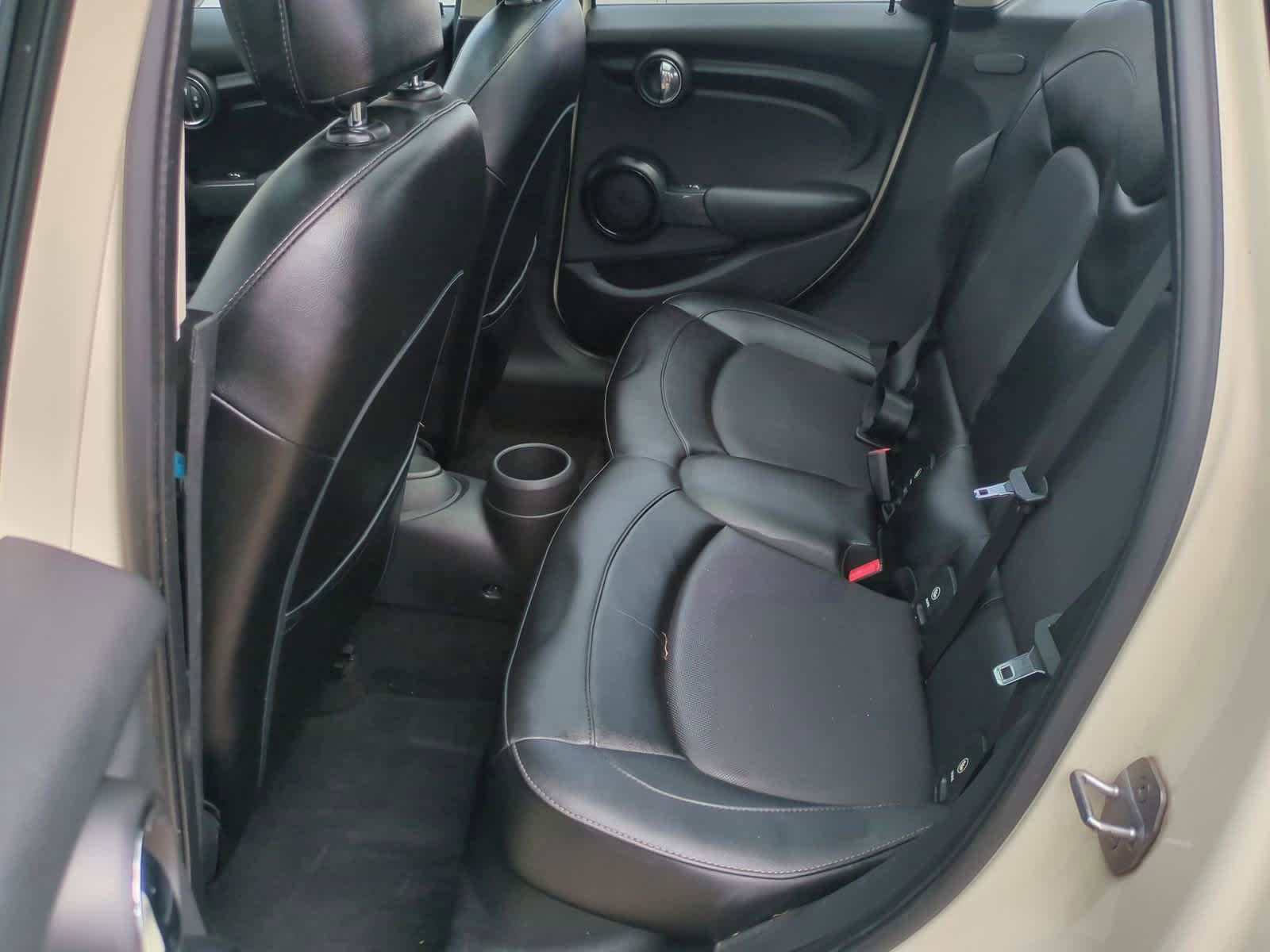 Thumbnail: 2015 MINI Cooper Hardtop - 20