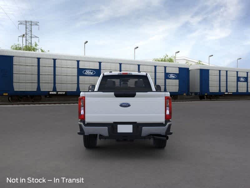2025 Ford Econoline E-350 5