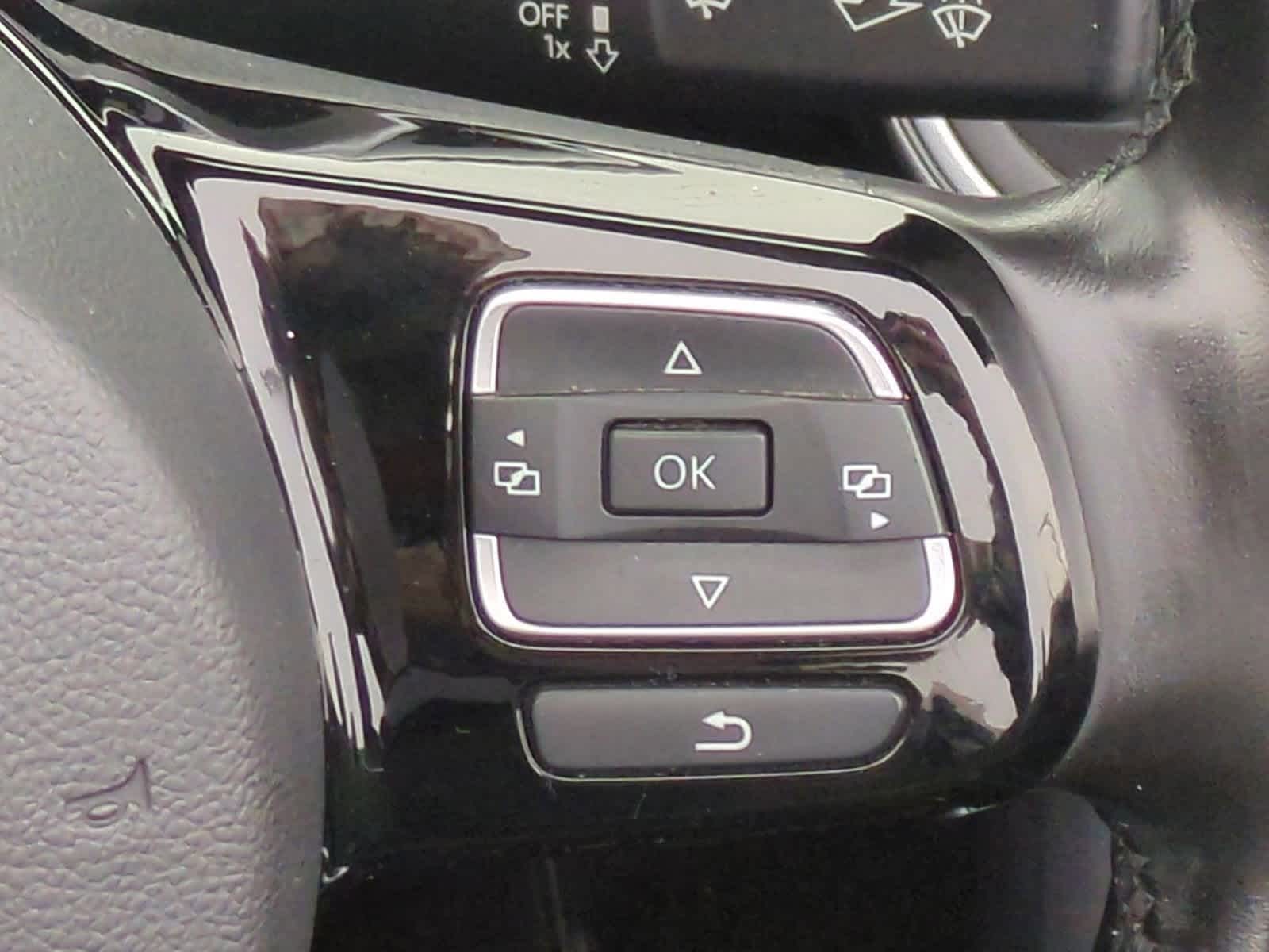 Thumbnail: 2017 Volkswagen Beetle - 25