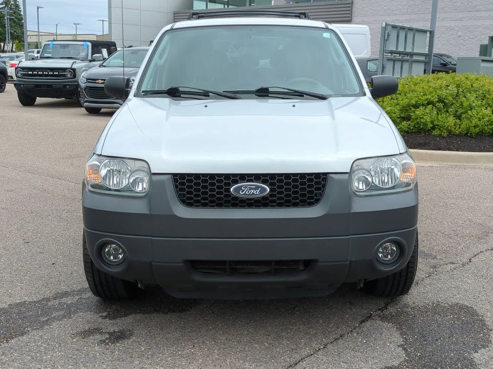 Thumbnail: 2005 Ford Escape - 3