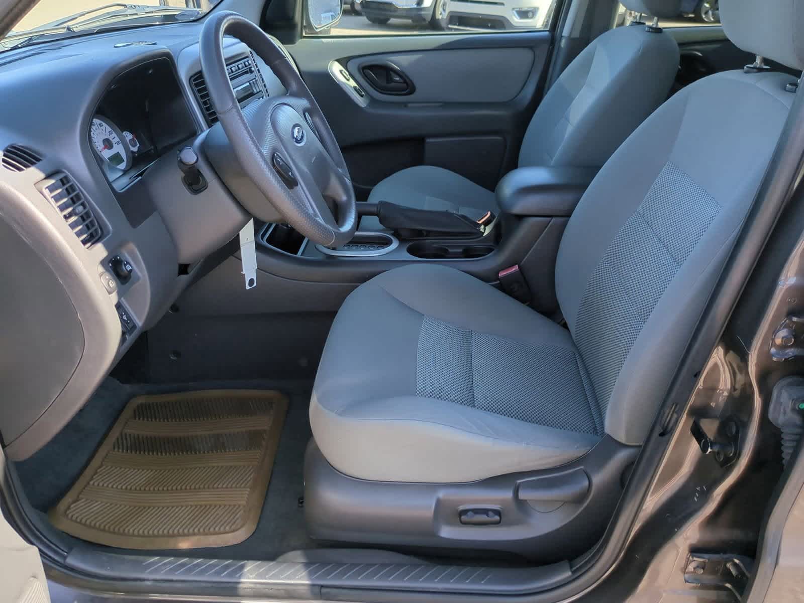 Thumbnail: 2006 Ford Escape - 16