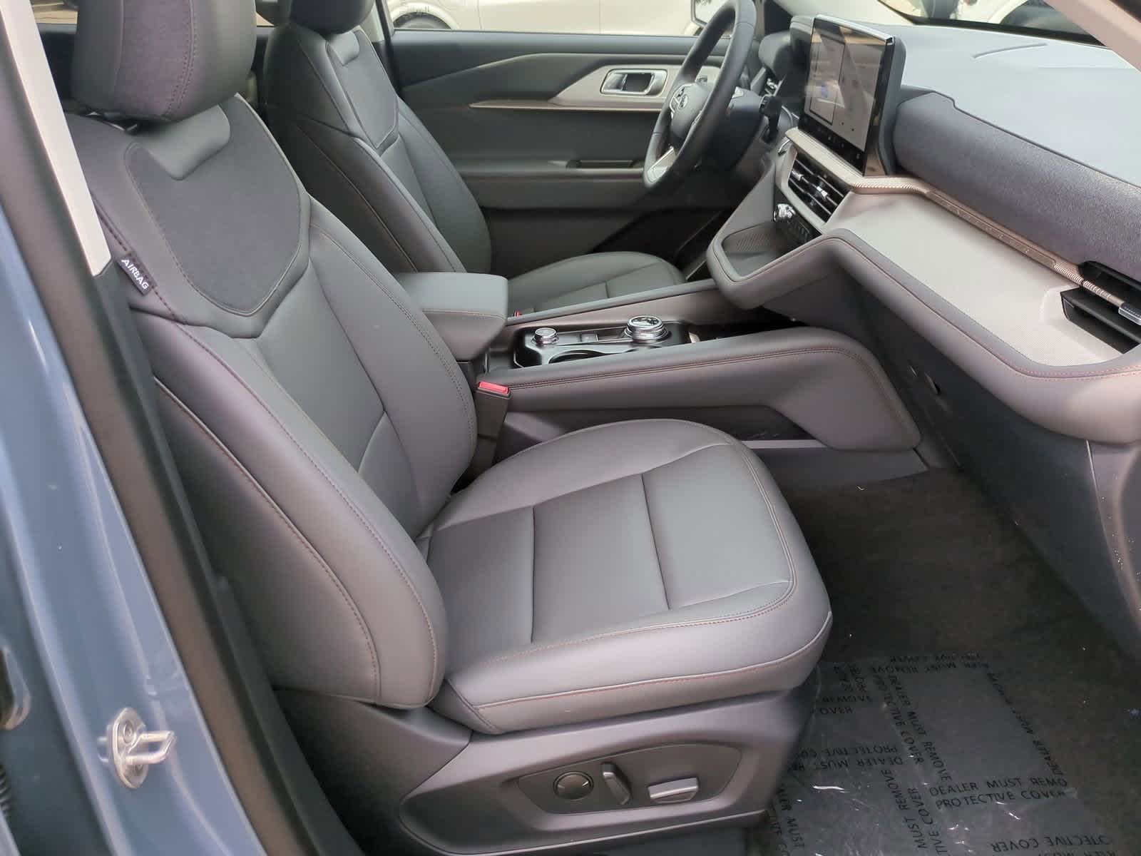 2025 Ford Explorer Active 22