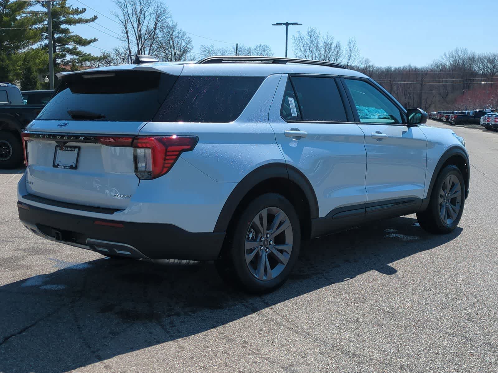 Thumbnail: 2026 Ford Explorer - 8