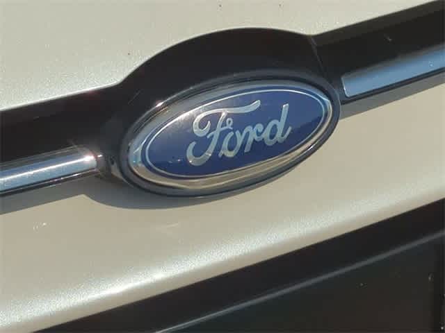 2012 Ford Focus SEL 11