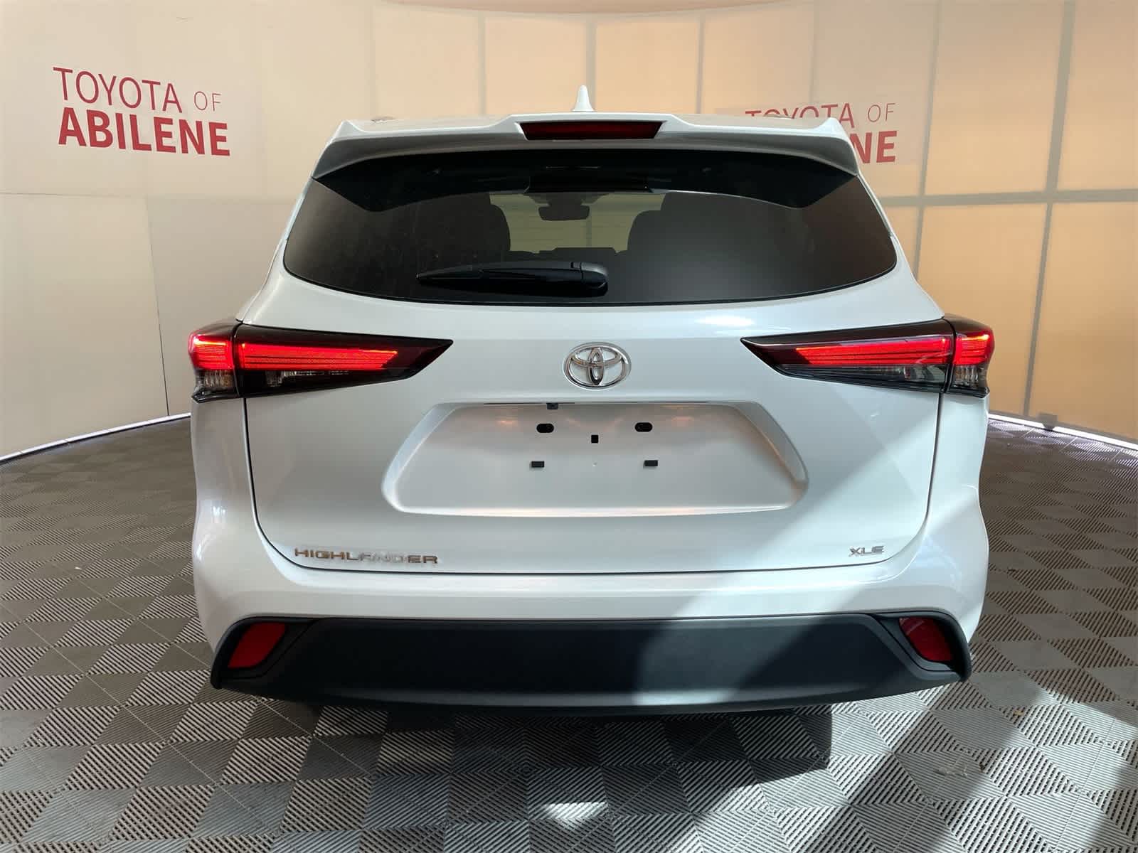 Thumbnail: 2025 Toyota Highlander - 4