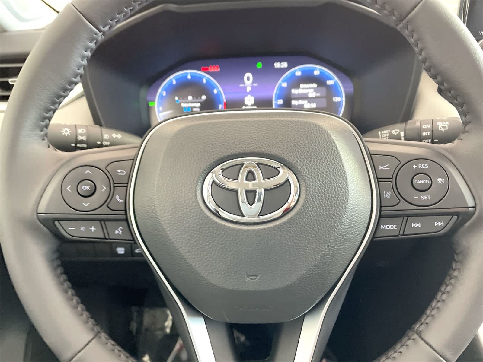 Thumbnail: 2025 Toyota RAV4 - 18