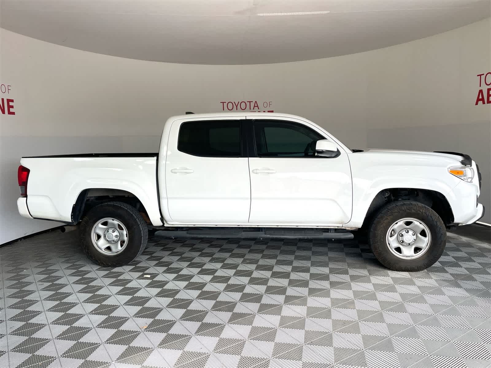 Thumbnail: 2018 Toyota Tacoma - 7