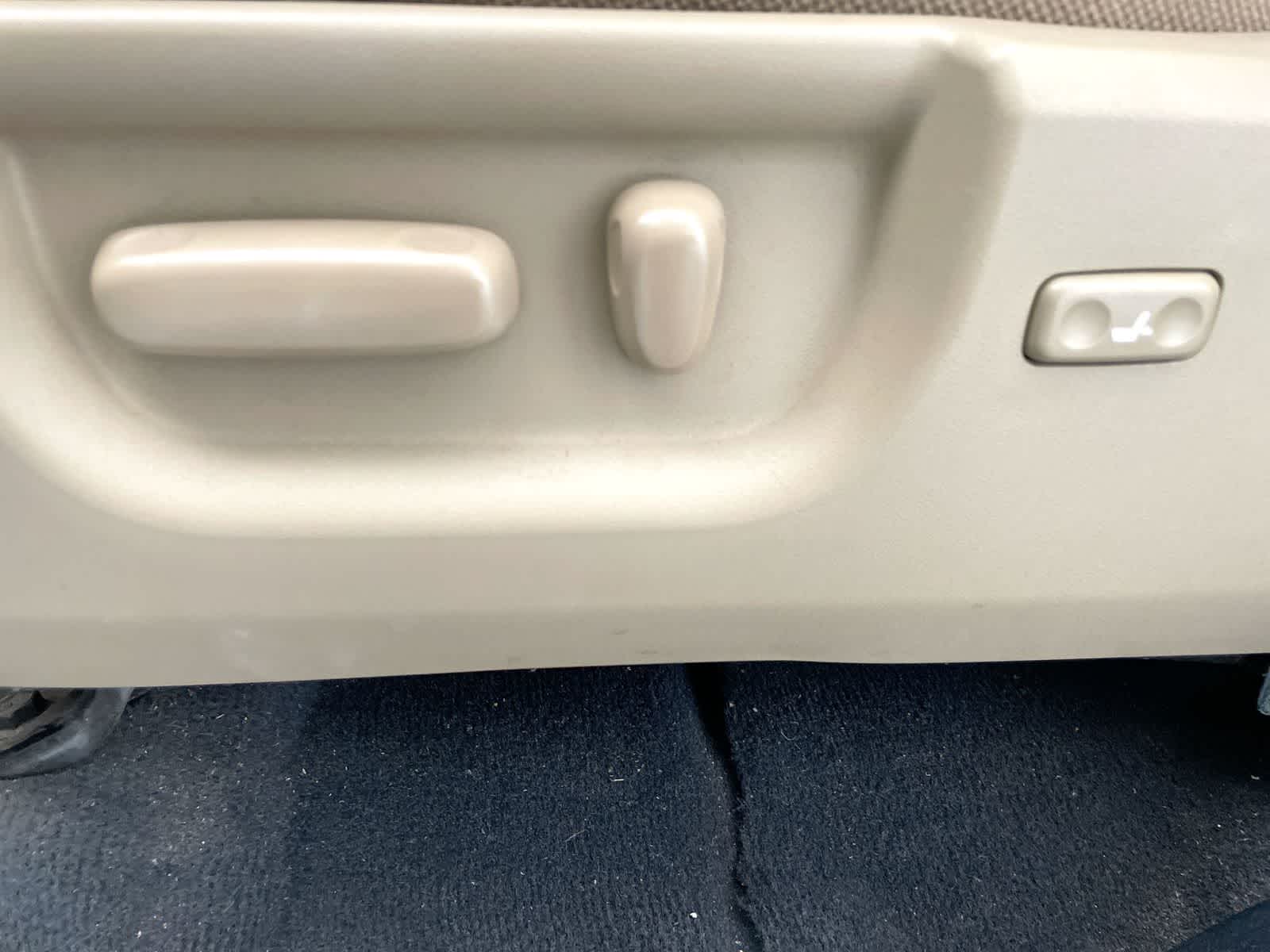 Thumbnail: 2013 Toyota Tundra - 11