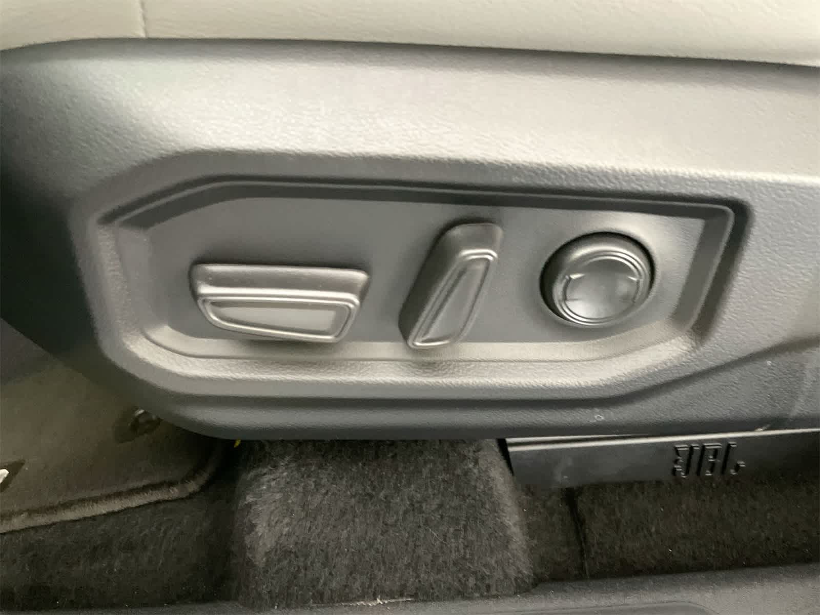 Thumbnail: 2024 Toyota Tundra - 10