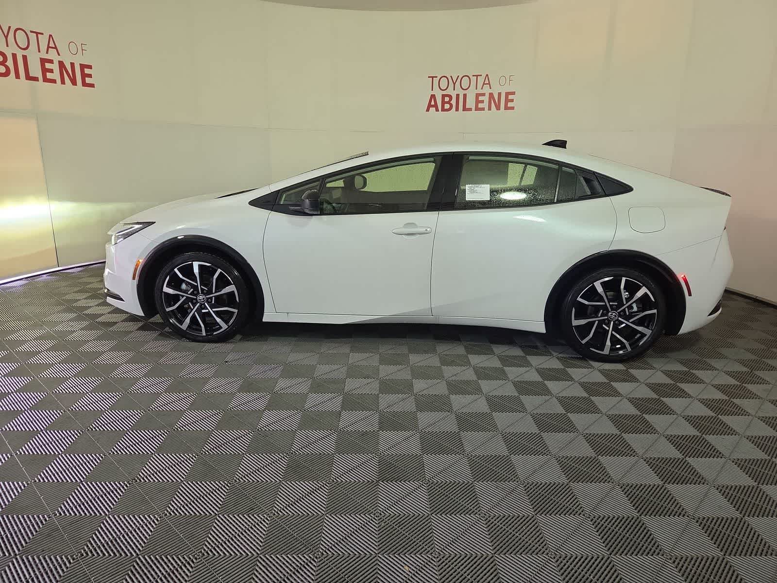 Thumbnail: 2026 Toyota Prius - 2