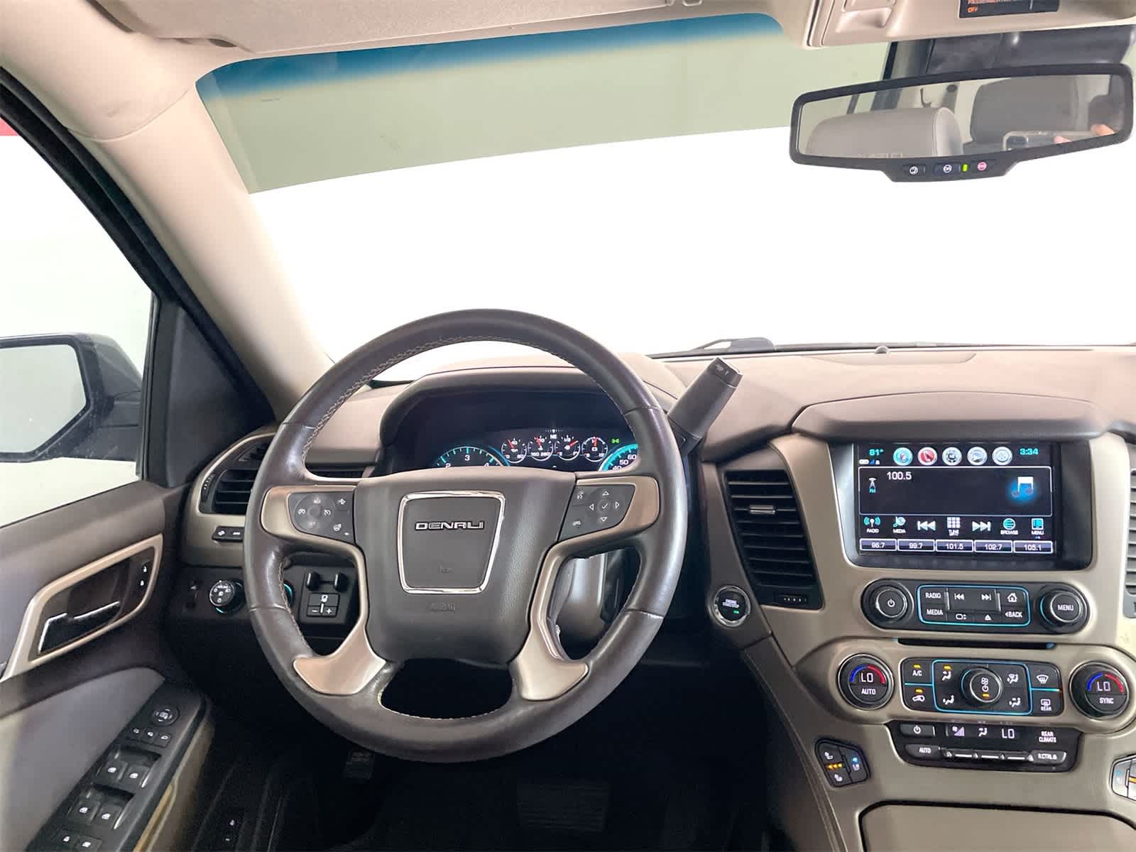 Thumbnail: 2019 GMC Yukon XL - 16