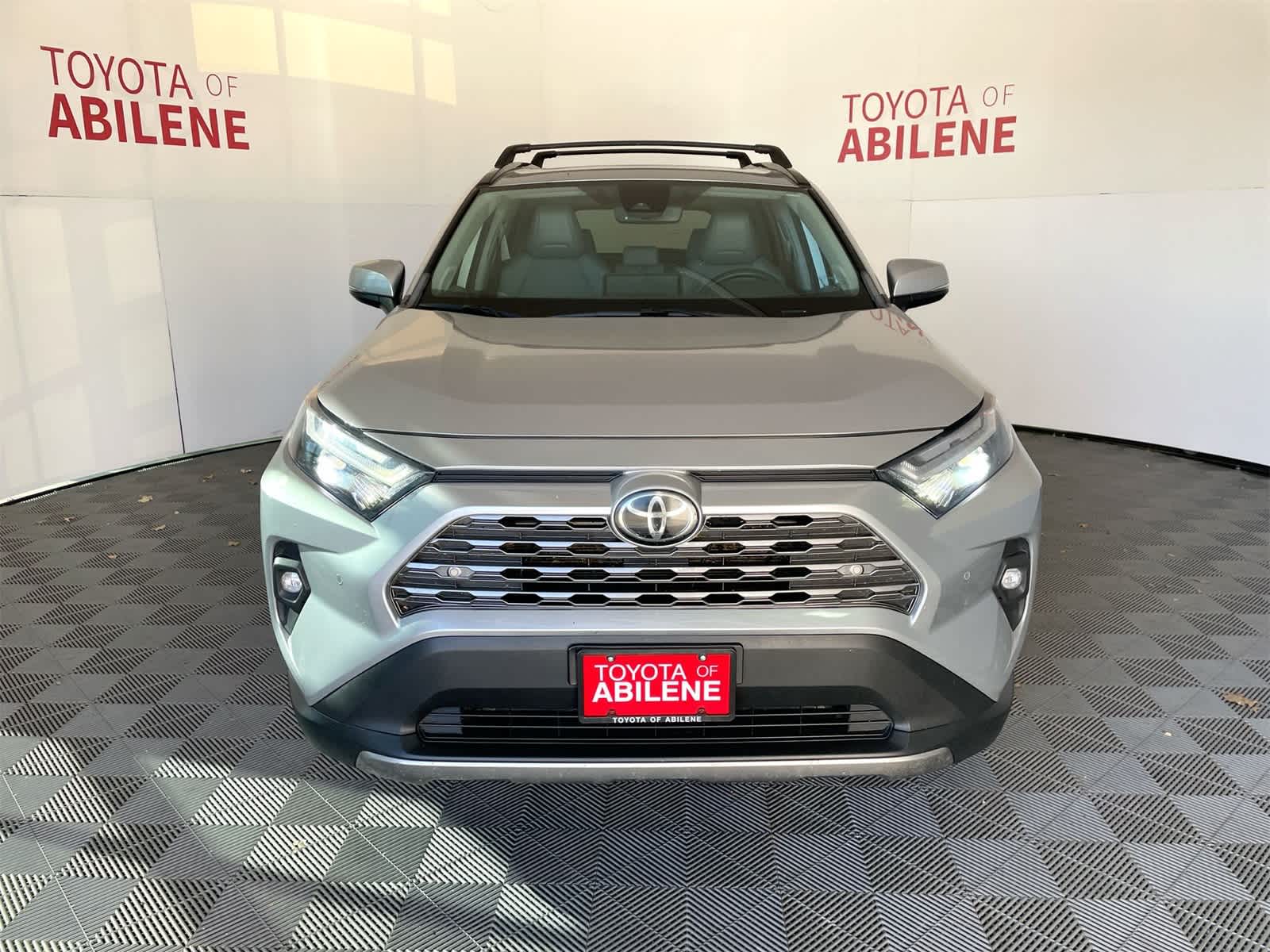 Thumbnail: 2022 Toyota RAV4 - 9