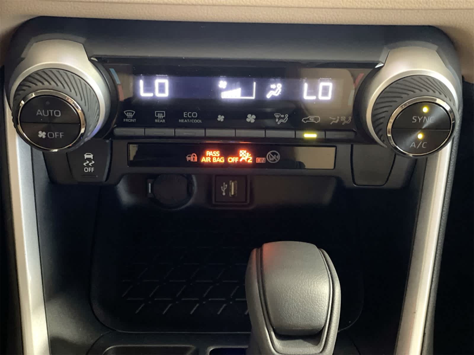 Thumbnail: 2025 Toyota RAV4 - 21