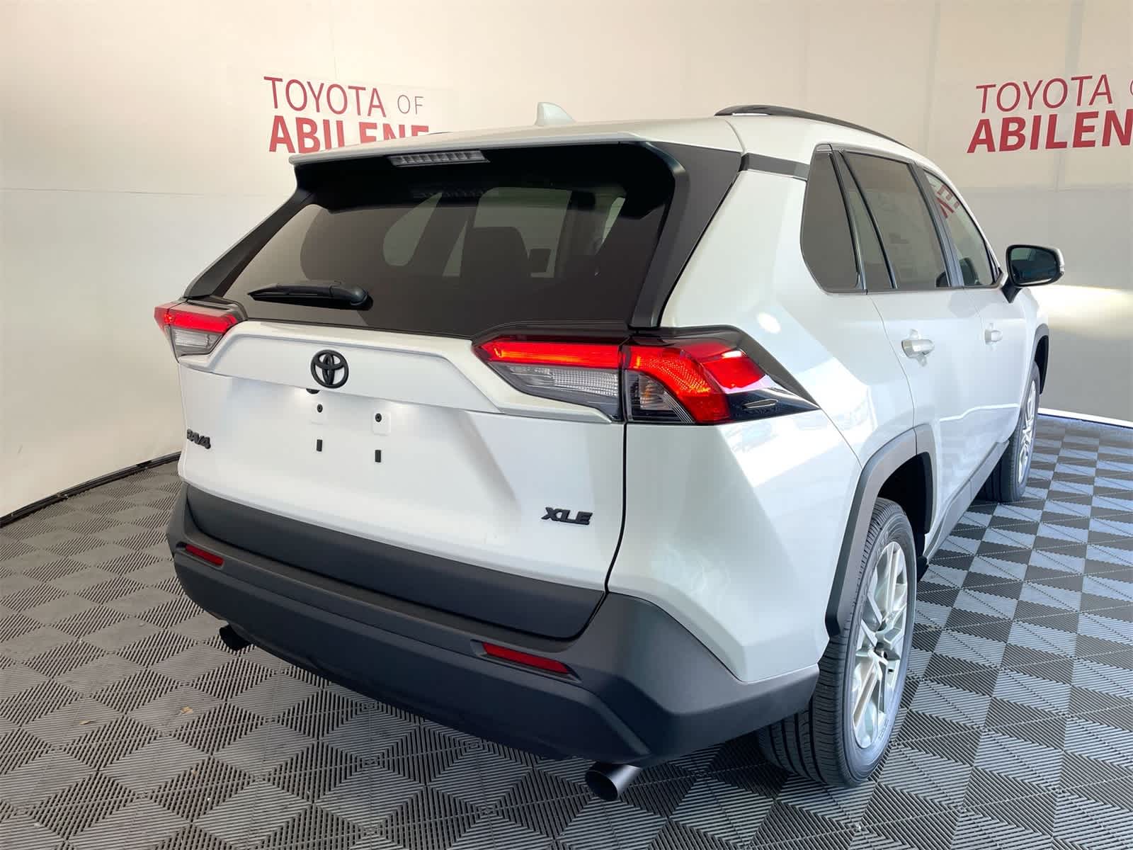 Thumbnail: 2025 Toyota RAV4 - 7