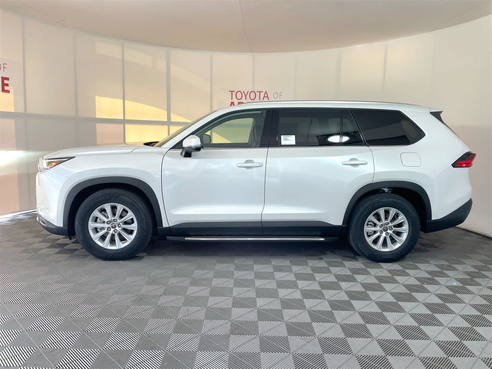 Thumbnail: 2025 Toyota Grand Highlander - 2