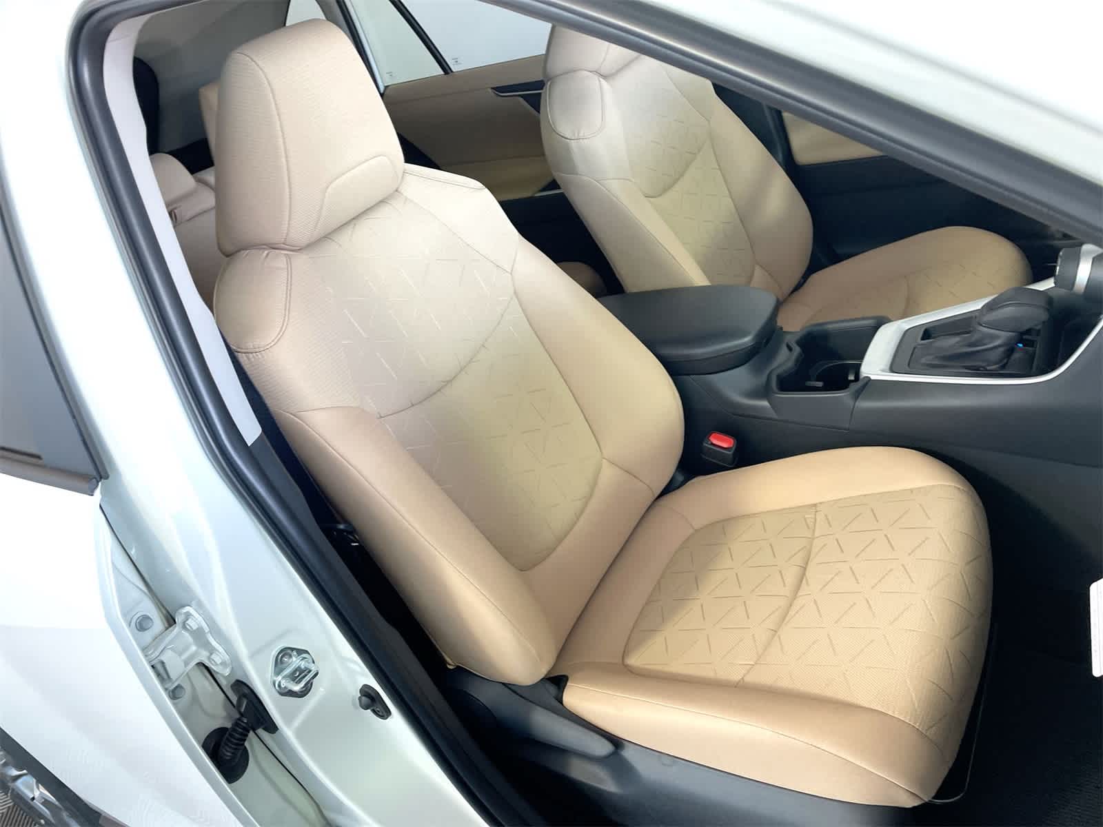 Thumbnail: 2025 Toyota RAV4 - 14