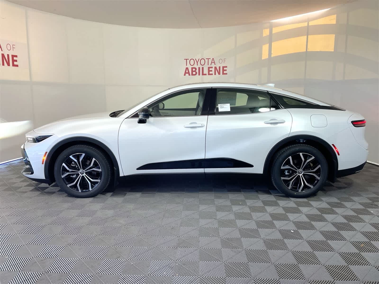 Thumbnail: 2026 Toyota Crown - 2