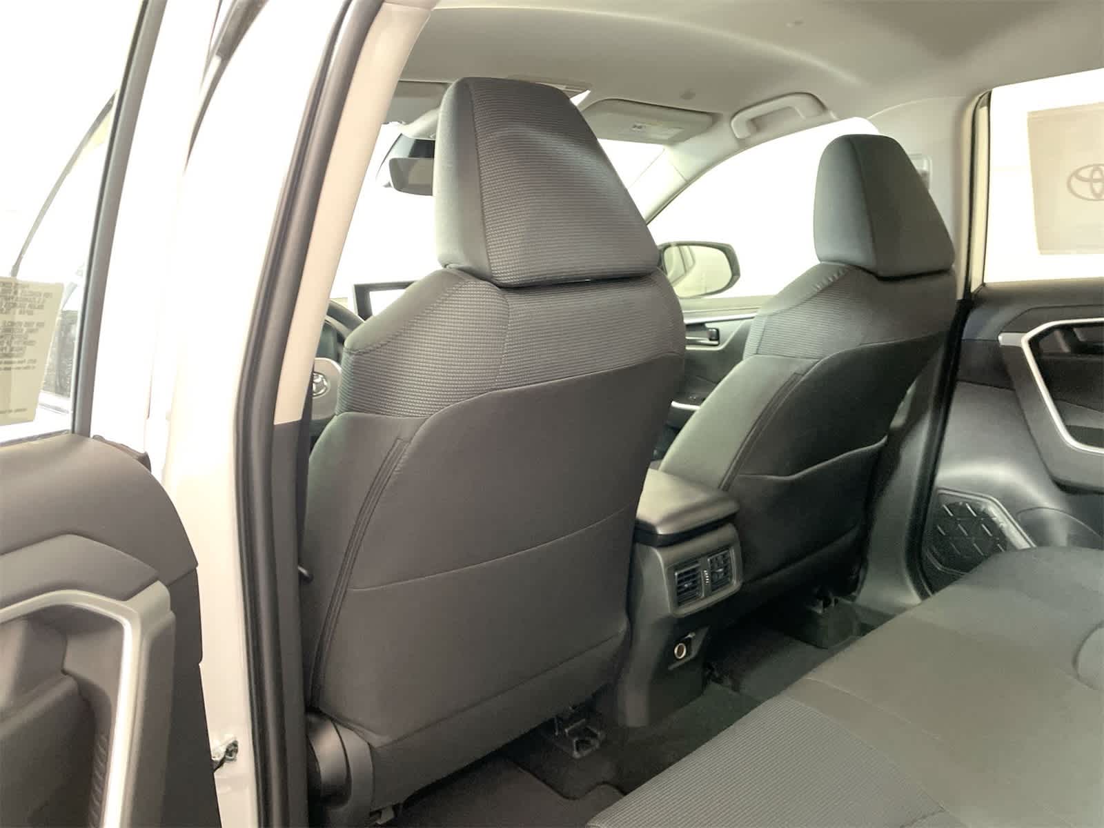 Thumbnail: 2025 Toyota RAV4 - 12